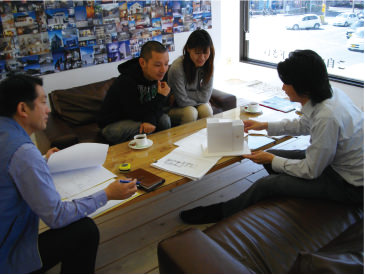 デザイナーとの打合せ風景